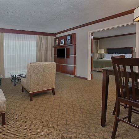 Holiday Inn University Plaza-Bowling Green By Ihg Exterior foto
