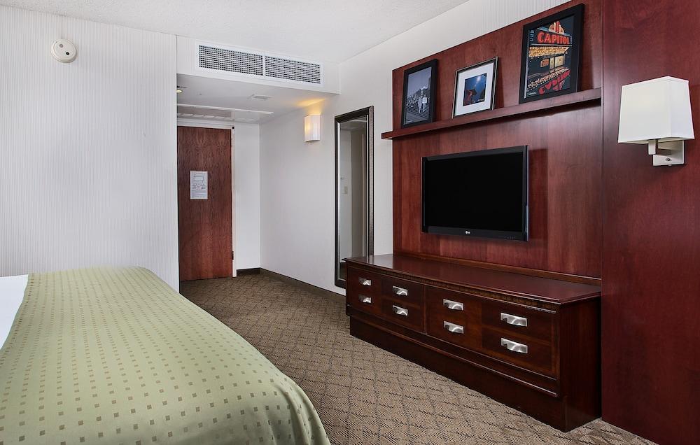 Holiday Inn University Plaza-Bowling Green By Ihg Exterior foto